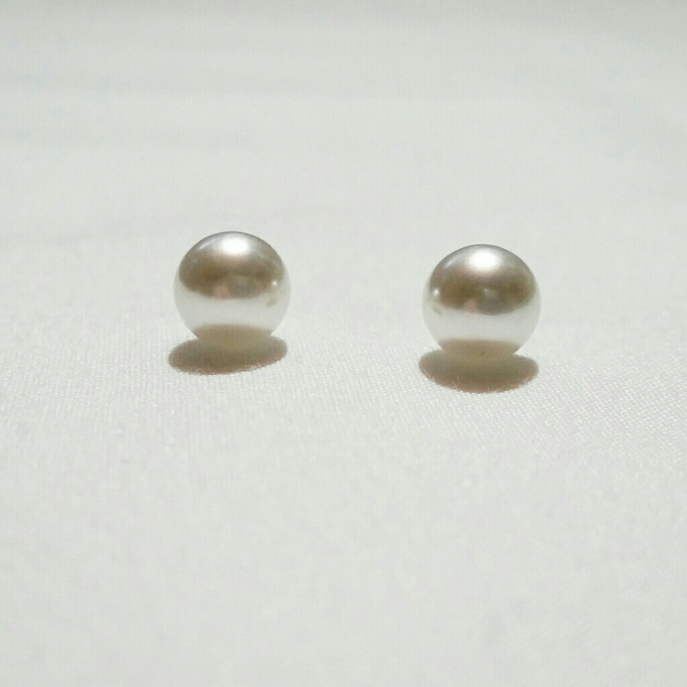 2/$22☆Faux pearl earrings